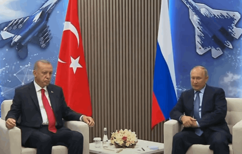 PRIKRIVENI RAT DVE SILE: Zbog sukoba Jermenije i Azerbejdžana sve oči uprte u Putina i Erdogana (VIDEO)
